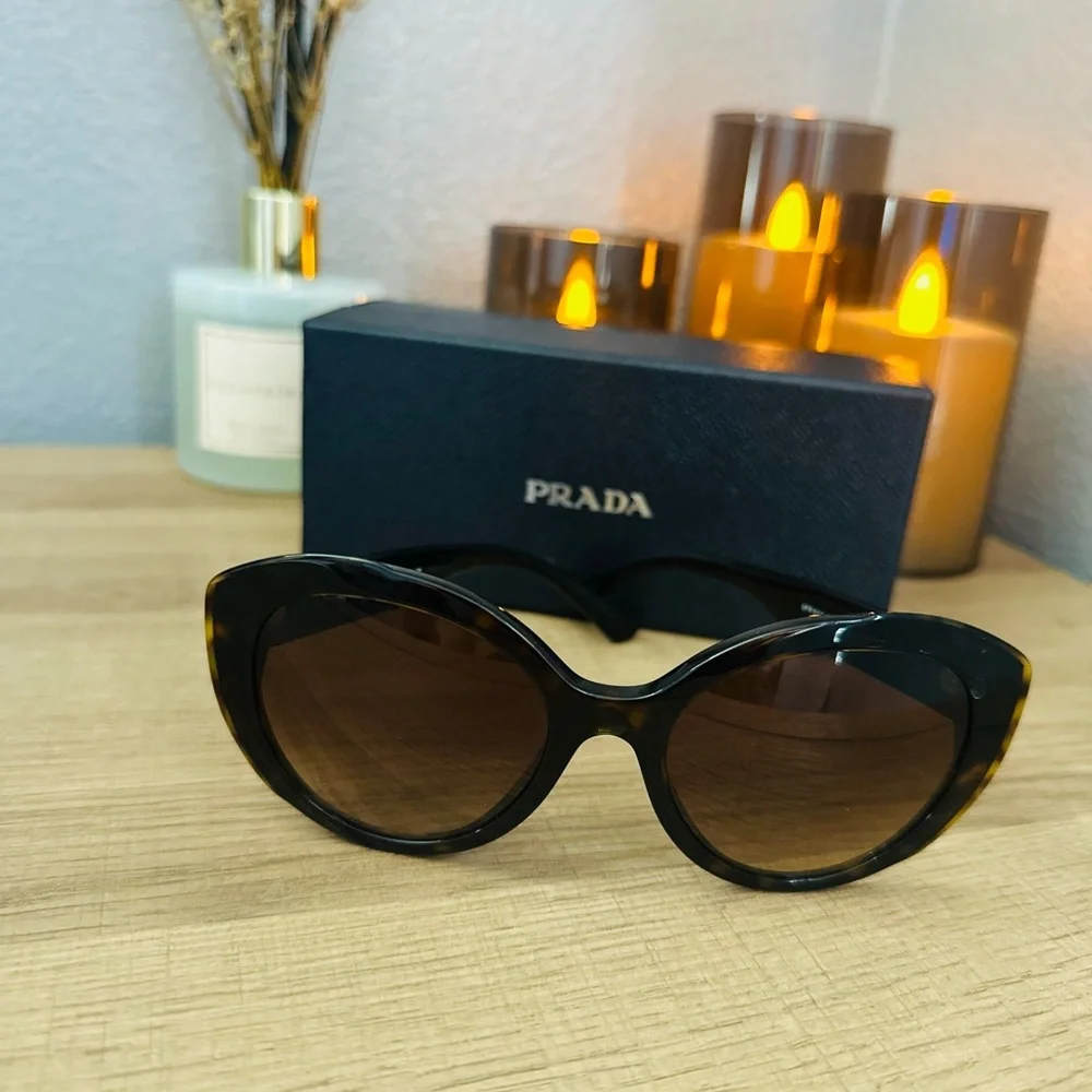 AUTHENTIC Prada Black Oversized Cat-Eye Sunnies 😎🕶️ - Picture 7 of 7